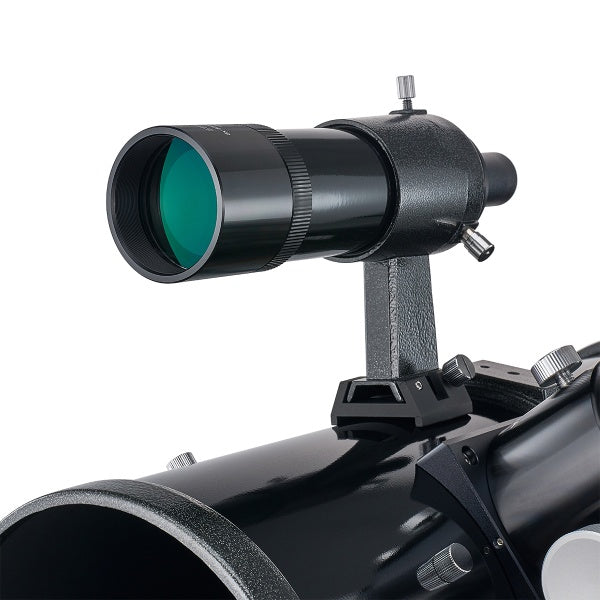 Included 8x50 straight-through finder on StellaLyra 6-inch Newtonian